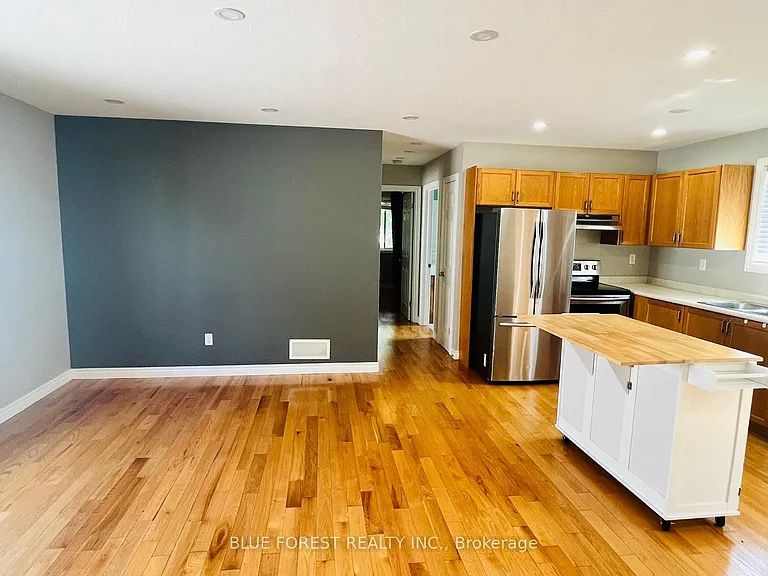 1828 Marconi Blvd — Photo 6