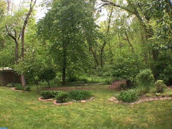 3rd image of 64 Arrowhead Dr