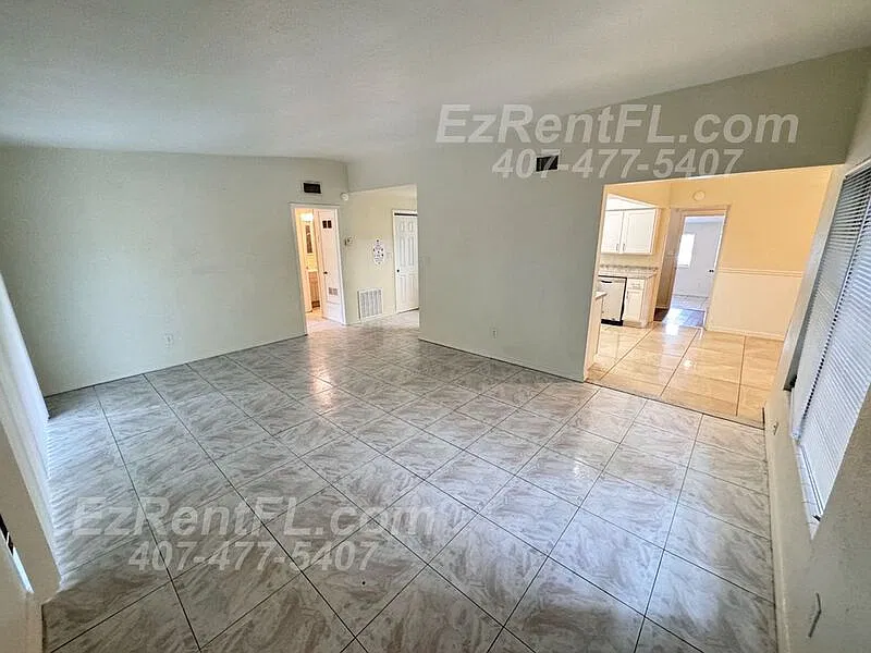 4 bed, 2.0 bath, 1228 sqft, $1,995 — Photo 4