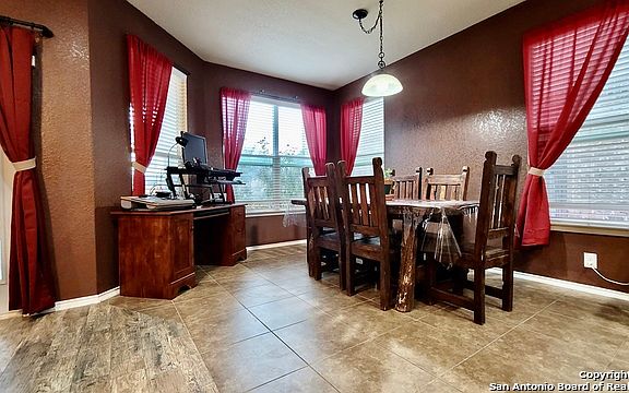 5th image of 8710 Dove Oak Ln