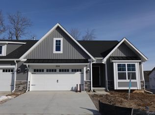 1012 Camellia Cir #48, Howell, MI 48843