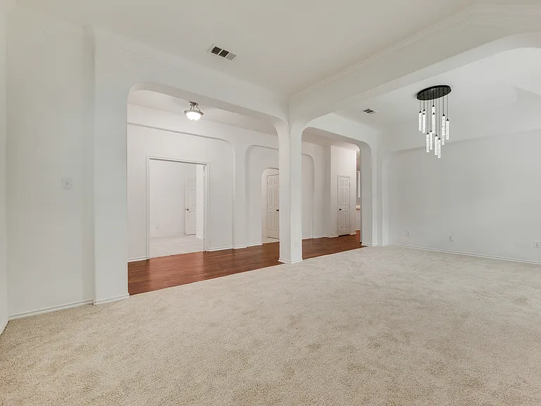 608 Regency Trl — Photo 15