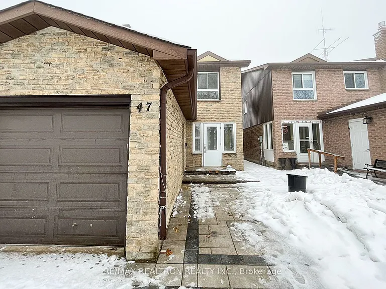 47 Cheeseman Dr — Photo 2