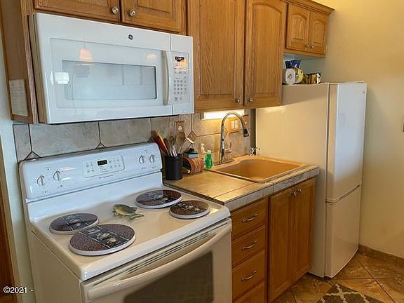 3rd image of 145 NW Inlet Ave #127