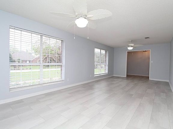 3rd image of 1365 Calcutta Dr