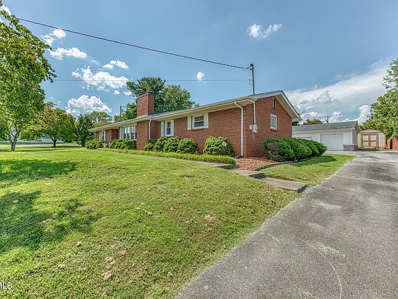 5th image of 2216 Wyndale Rd