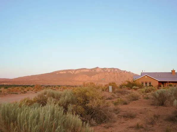 7028 Vatapa Rd NE, Rio Rancho, NM 87144