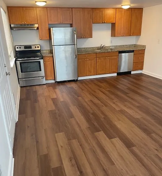 Brandon Court — Photo 2