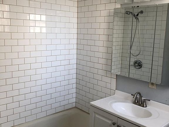 4th image of 169 Nassau Ave APT 10