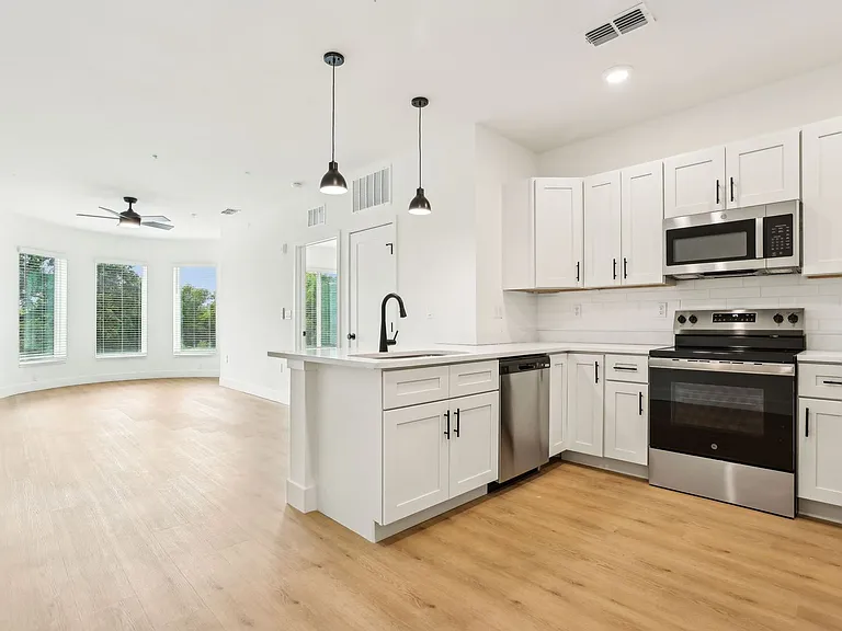 The Milk Stacks: Boutique Luxury Living in Downtown Orlando's Milk District — Photo 29