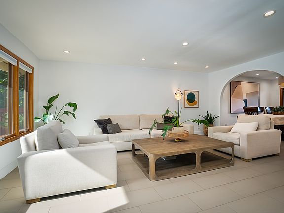 4th image of 28789 Eagleton St