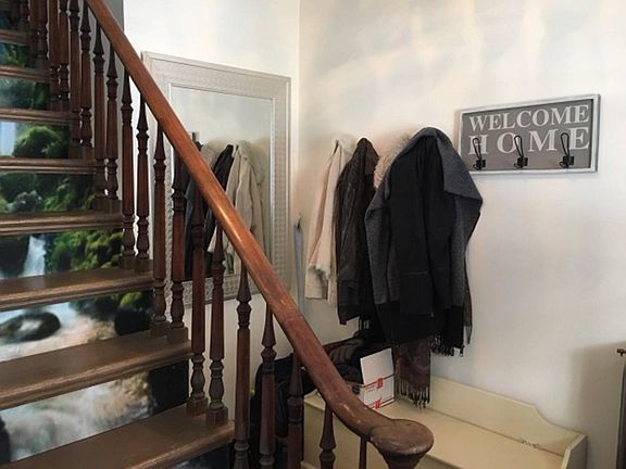 5th image of 117 Loomis St