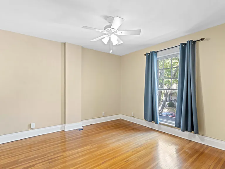 157 E Oakland Ave — Photo 9