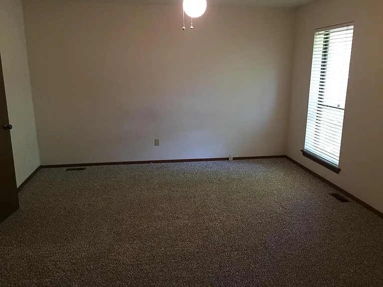 10325 Exter Ave — Photo 18
