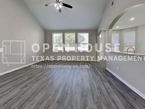 3rd image of 7015 Fountain Lilly Dr