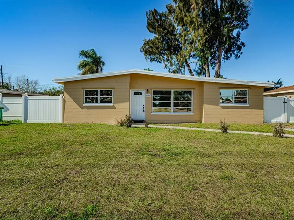 9296 Starkey Rd, Seminole, FL 33777