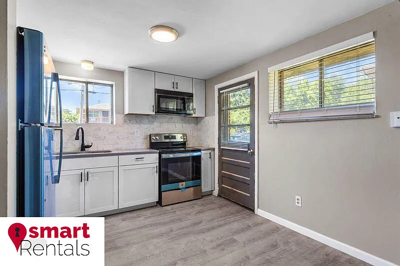 497 S Holmes Ave — Photo 3