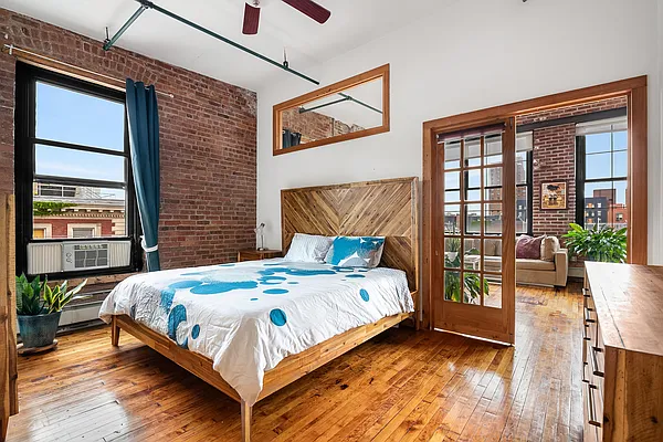 Sold by Compass | media 4