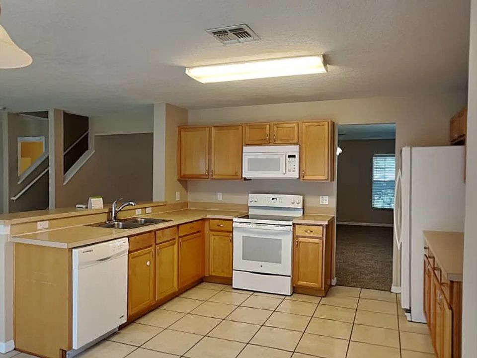 1st image of 88 Windrose Dr #1