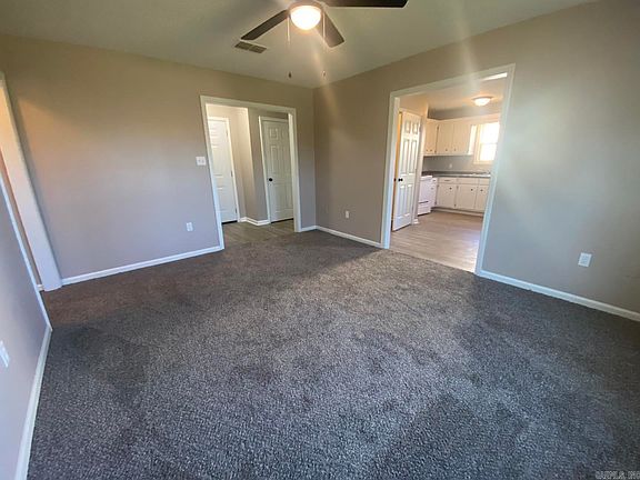 3rd image of 117 Jennifer St