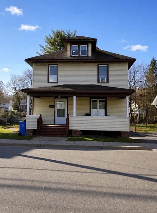 206 W Main St