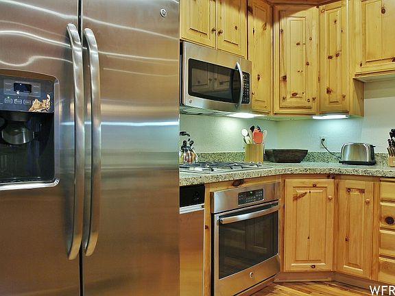 4th image of 1770 Deer Valley North Rd #301