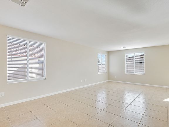 4th image of 609 Carlos Julio Ave