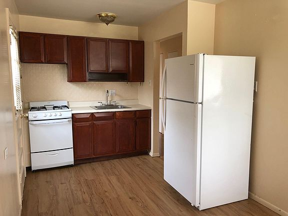 3rd image of 3132 Sherman Dr #3132