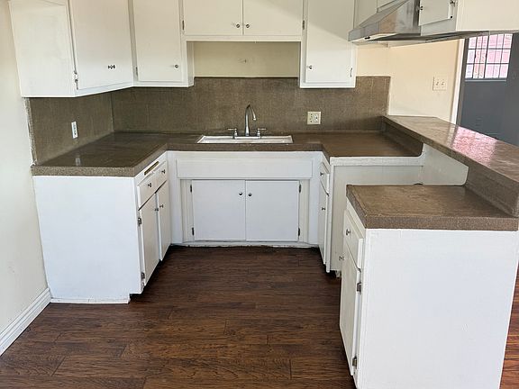 3rd image of 2789 Laurel Pl #B