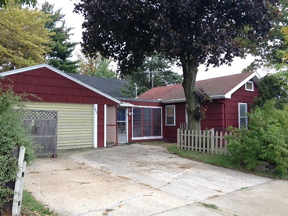 5th image of 1648 Kemble Ave