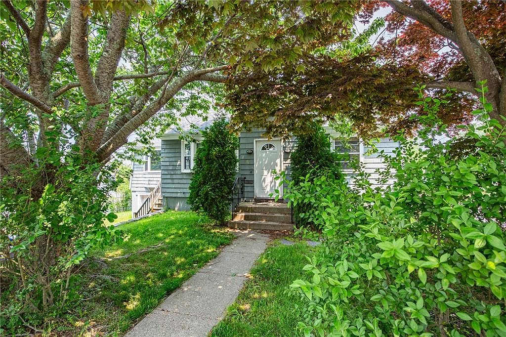 181 Maple Ave, Middletown, RI 02842 Zillow