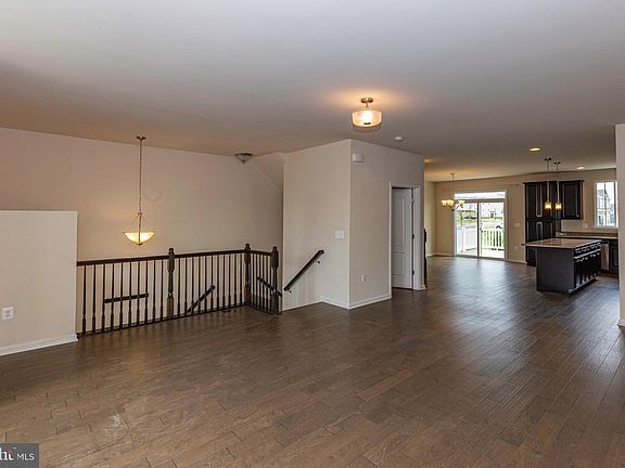 4th image of 505 Devilwood Way