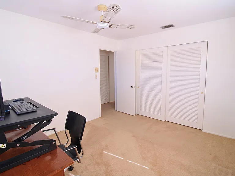 10321 Larchmont Pl N — Photo 10