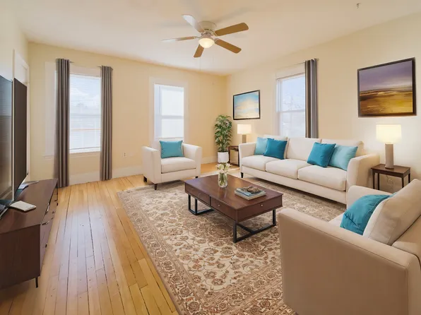 311 Calef Rd #3, Manchester, NH 03103