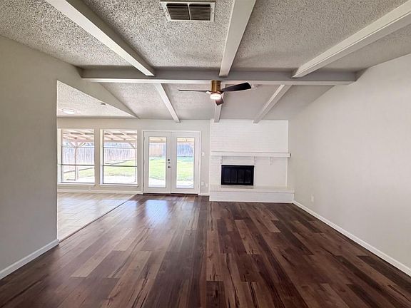 3rd image of 2141 Mountainview Dr