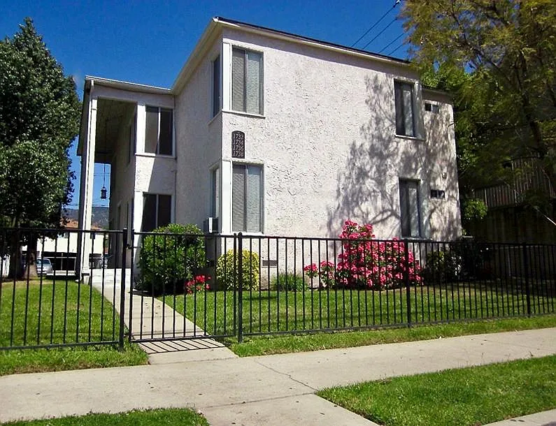 Building Photo - 1736 Scott Rd