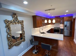 136 S 8th St #3, Philadelphia, PA 19107