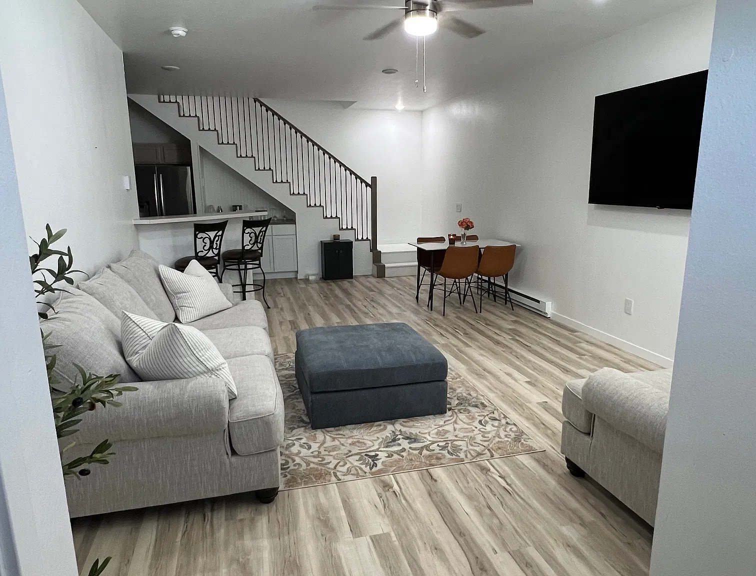 2 bed, 1302 sqft, $1,700 — Photo 2