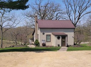 1432 County Rd W, Mineral Point, WI 53565