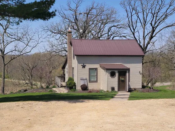 1432 County Road W, Mineral Point, WI 53565