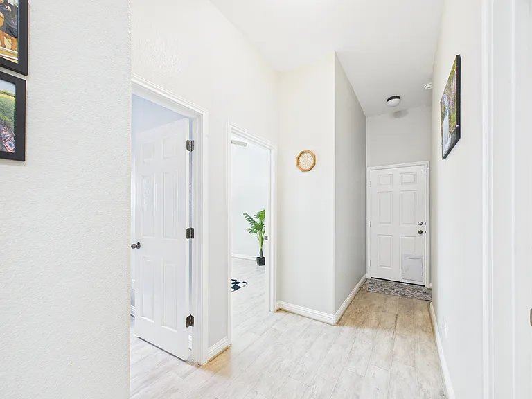 10216 Wind Cave Trl — Photo 17