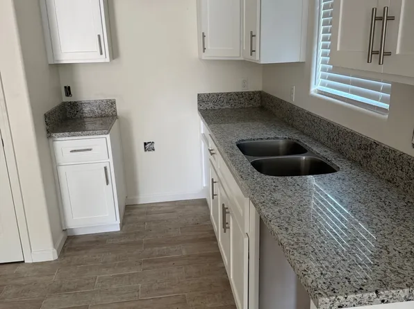 2324 N Kern St #A, Bakersfield, CA 93305