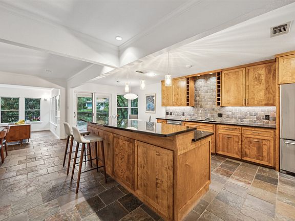 5th image of 6640 Yosemite Ln