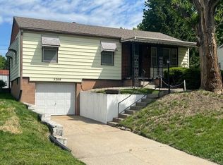 3209 Mark Twain Dr, Saint Joseph, MO 64501