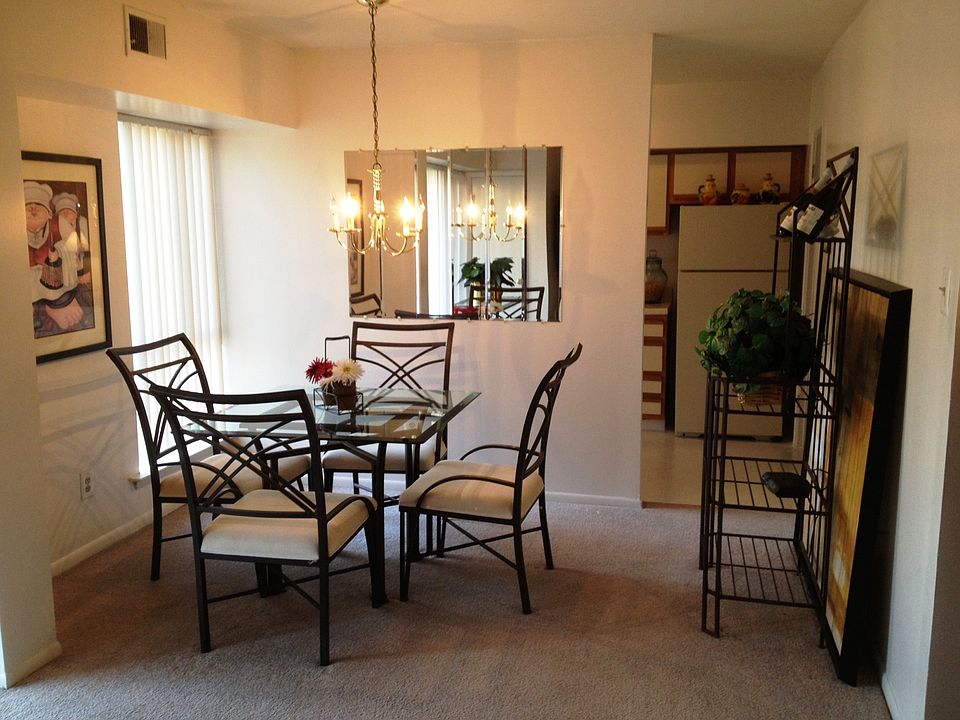 2nd image of 28 Golfview Dr APT A2
