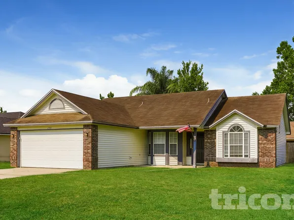 298 Fawnridge Ln, Orange Park, FL 32073