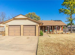 409 NE 16th St, Moore, OK 73160