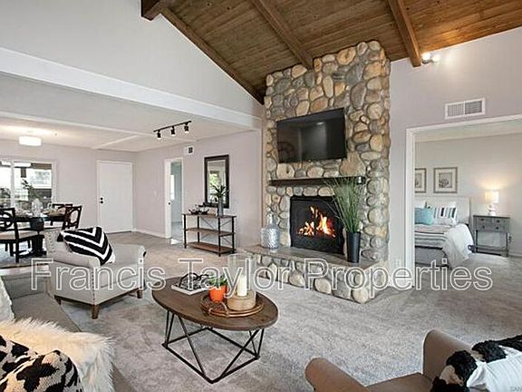 4th image of 912 Knoll Vista Dr