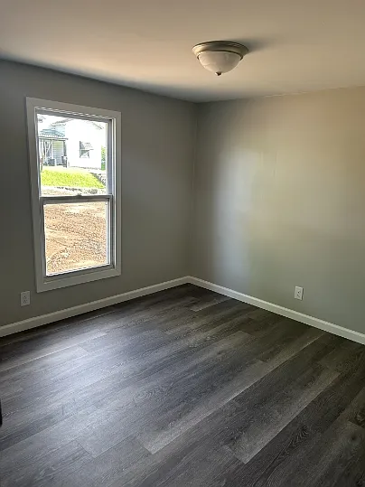 601 Moores Dr — Photo 13