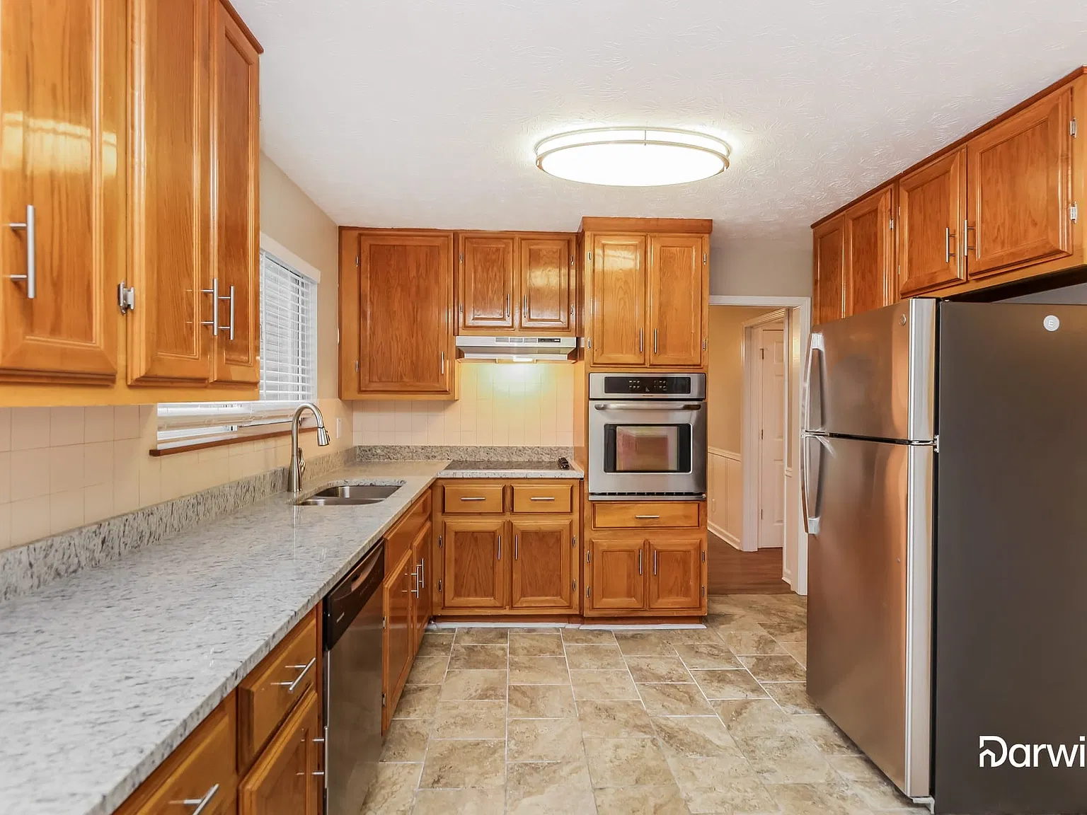 5 bed, 4.0 bath, 2394 sqft, $2,245 — Photo 2